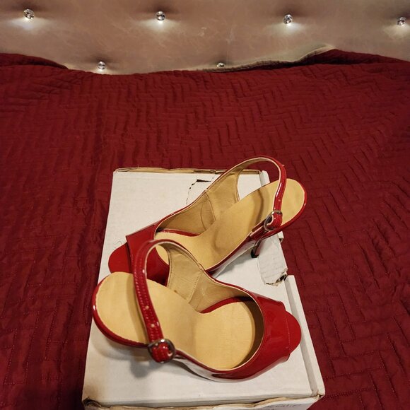 Women's size 7 Red Patent Open-Toe Slingback Pumps with 4.5" heel - Picture 3 of 5